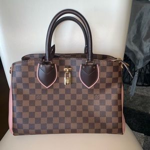 Authentic Louis Vuitton bag !